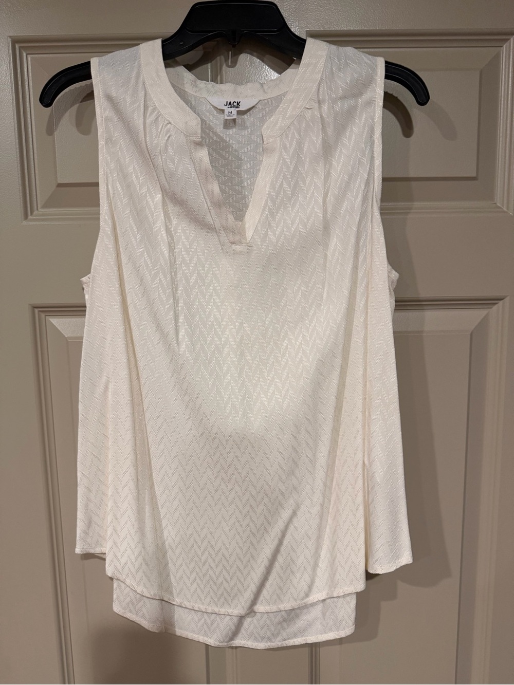 NWOT. Never Worn. Jack by BB Dakota Ivory Textured V-Neck Sleeveless Top